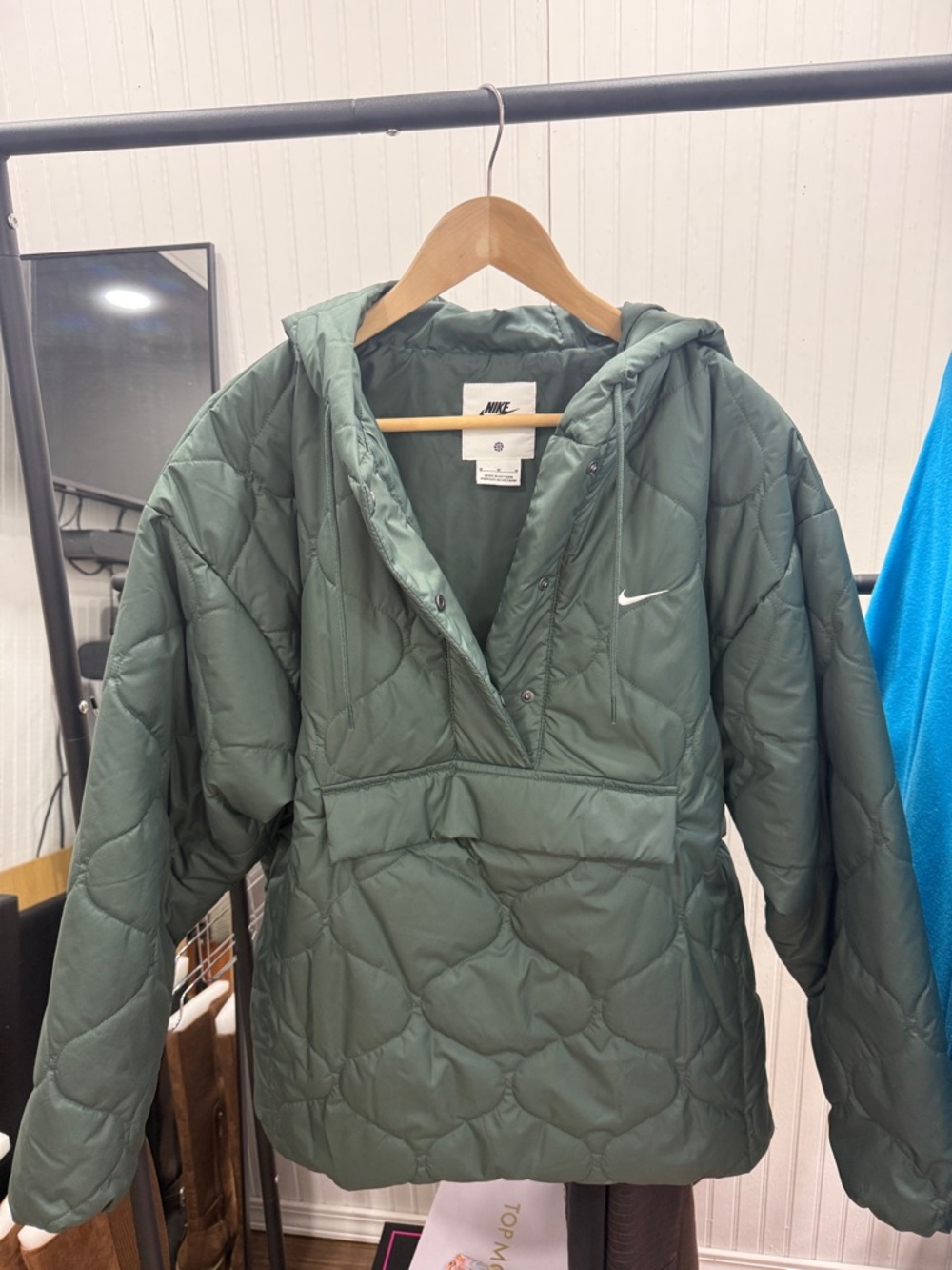 NWOT Women’s Nike Quilted Sage Green Pullover Hoodie with White Swoosh - Picture 2 of 6